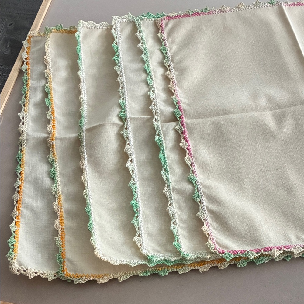 Vintage Linen Lot of 6 Napkins